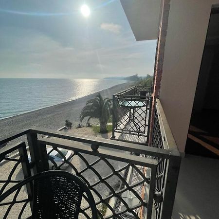 Hotel Leon New Athos Buitenkant foto