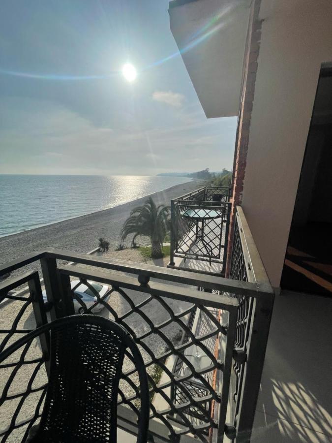 Hotel Leon New Athos Buitenkant foto